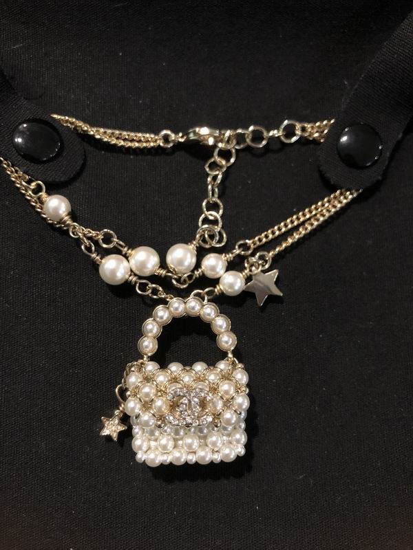Chanel Necklace 06yxs43